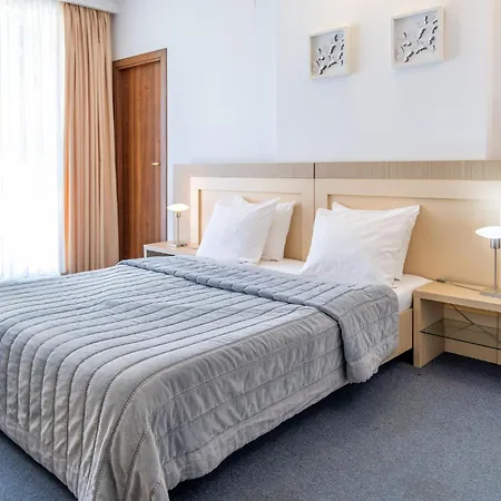 Roberto Hotel 3*